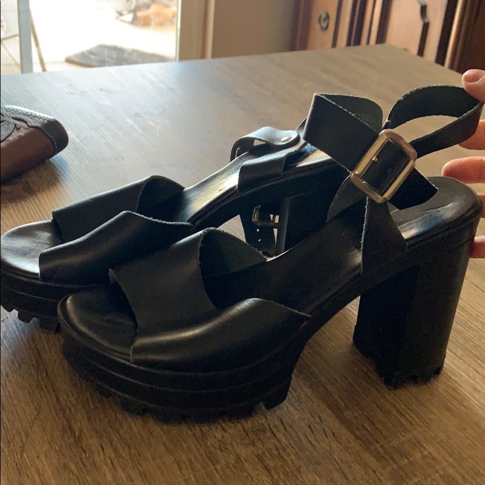 Top shop Italian made black leather platform heels
